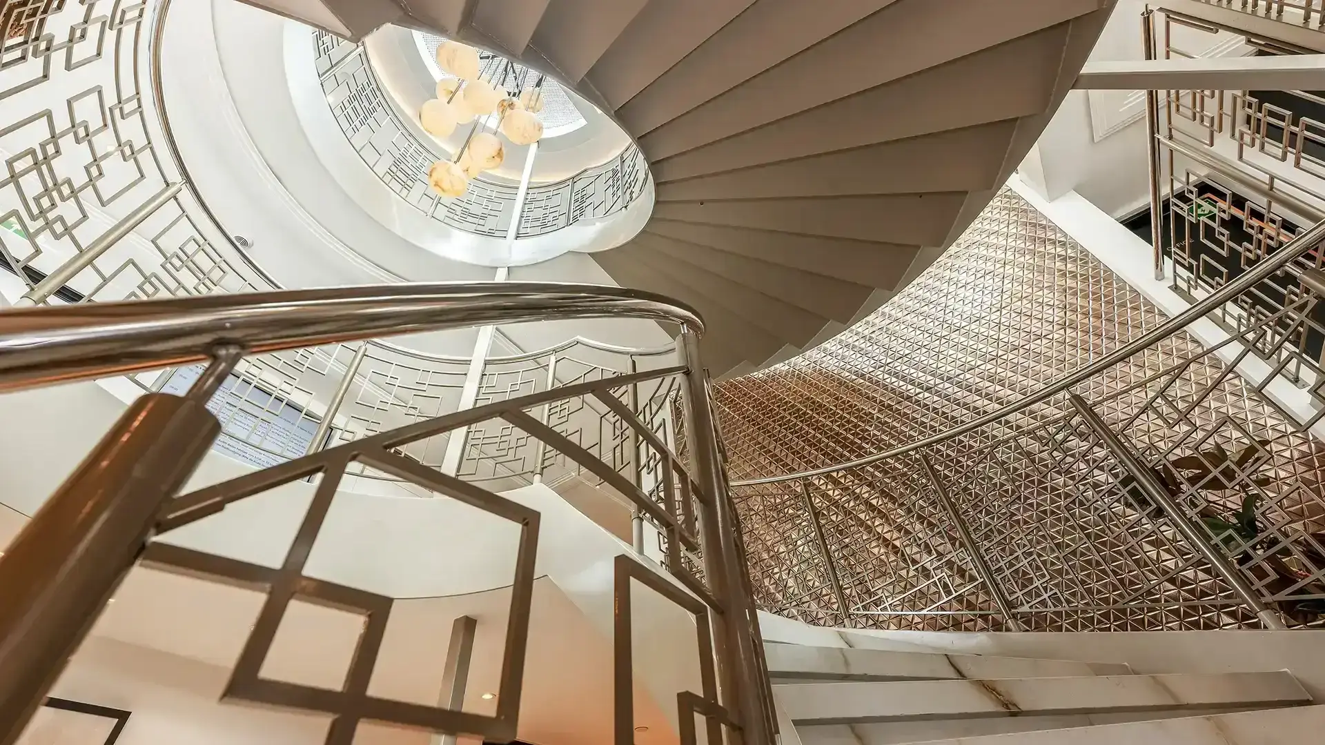 Ontwerp trappenhuis Excellence Crown interieurontwerp-lobby-trappenhuis-cruise-schip