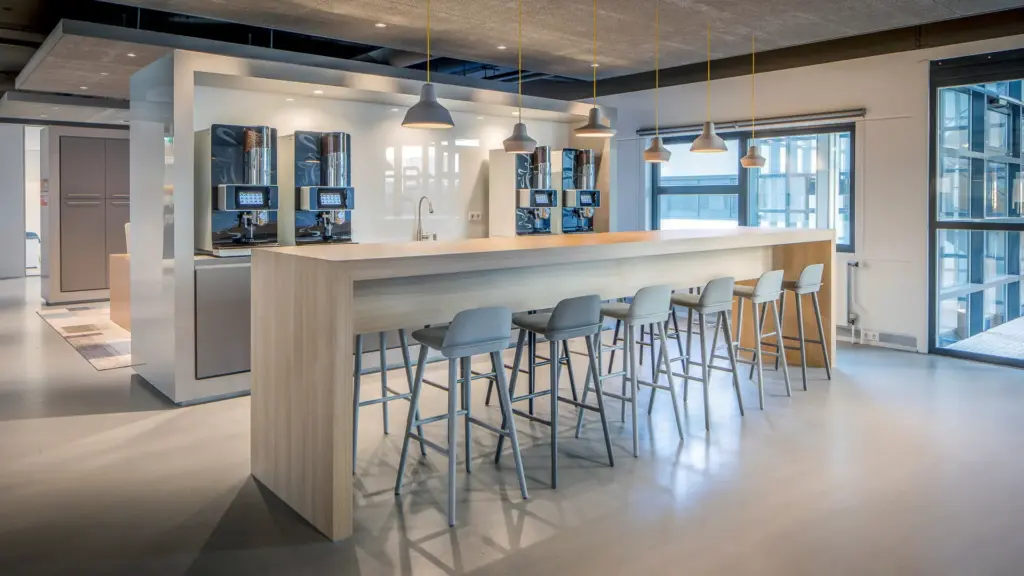 stadhuis-purmerend-coffee-bay-ontmoetingsruimte Coffee bay en ontmoetingsplek in het interieur van Stadhuis Purmerend
