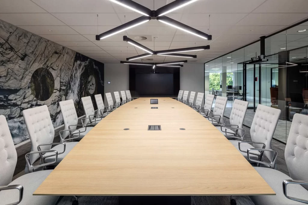 boardroom met Vitra id-trim stoelen