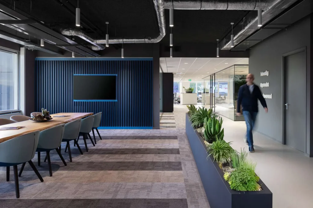 Plamen van Dijk | Design Studio – interieurarchitect BIS- Econocom entreegebied