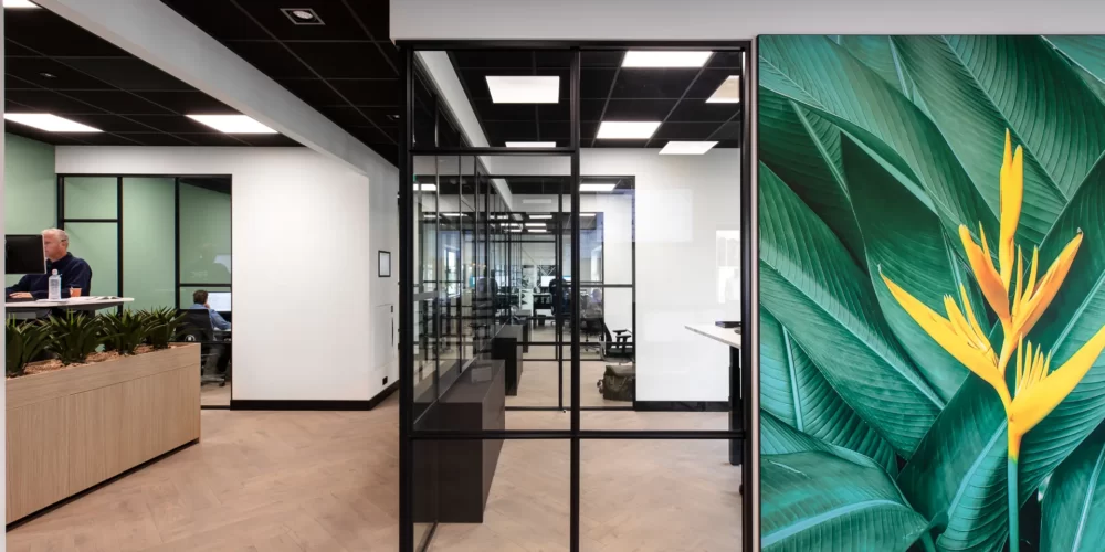 interieurontwerp kantoor - eiken visgraat vloer met akoestisch fotobehang -PPC Wijk-bij Duurstede