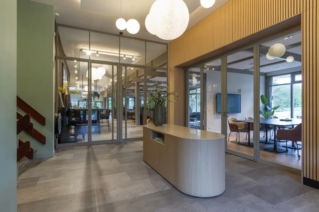 Plamen van Dijk | Interieurarchitect Golfclub de Hoge Kleij - entreehal